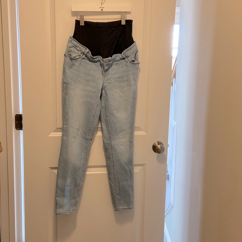 Old Navy maternity Rockstar jeans